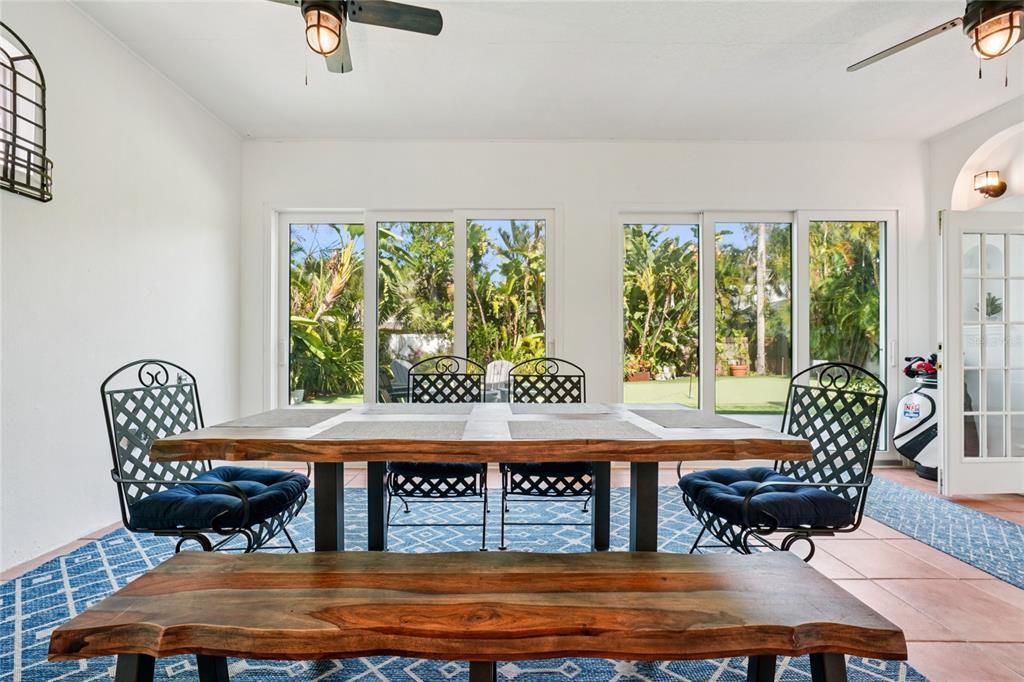 На продажу: $1,439,000 (4 спален, 2 ванн, 3008 Квадратных фут)