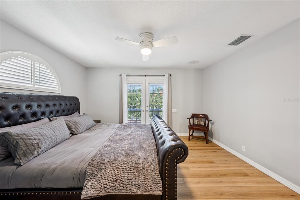 На продажу: $1,439,000 (4 спален, 2 ванн, 3008 Квадратных фут)