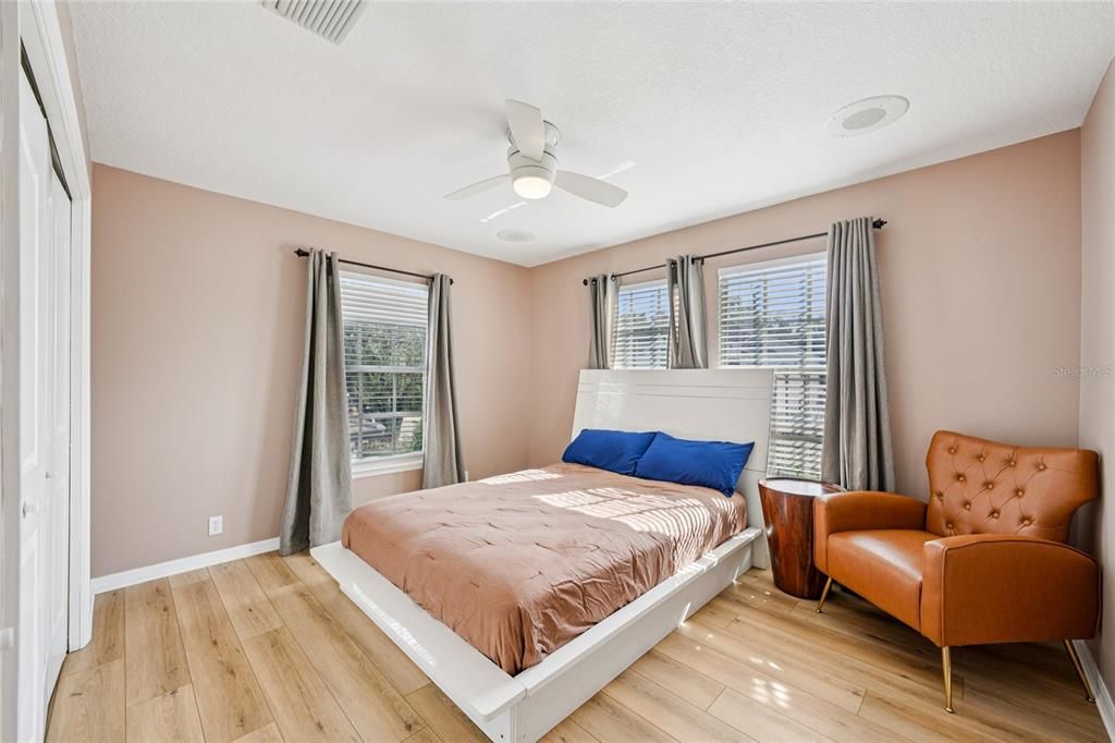 На продажу: $1,439,000 (4 спален, 2 ванн, 3008 Квадратных фут)