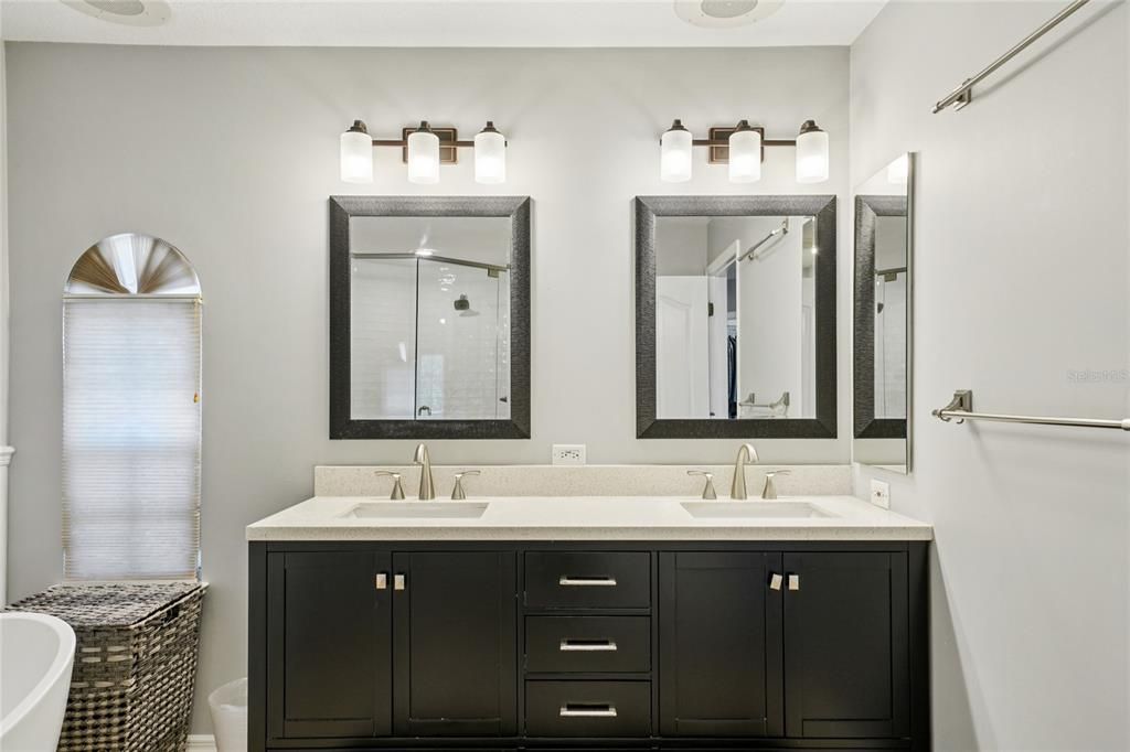 На продажу: $1,439,000 (4 спален, 2 ванн, 3008 Квадратных фут)