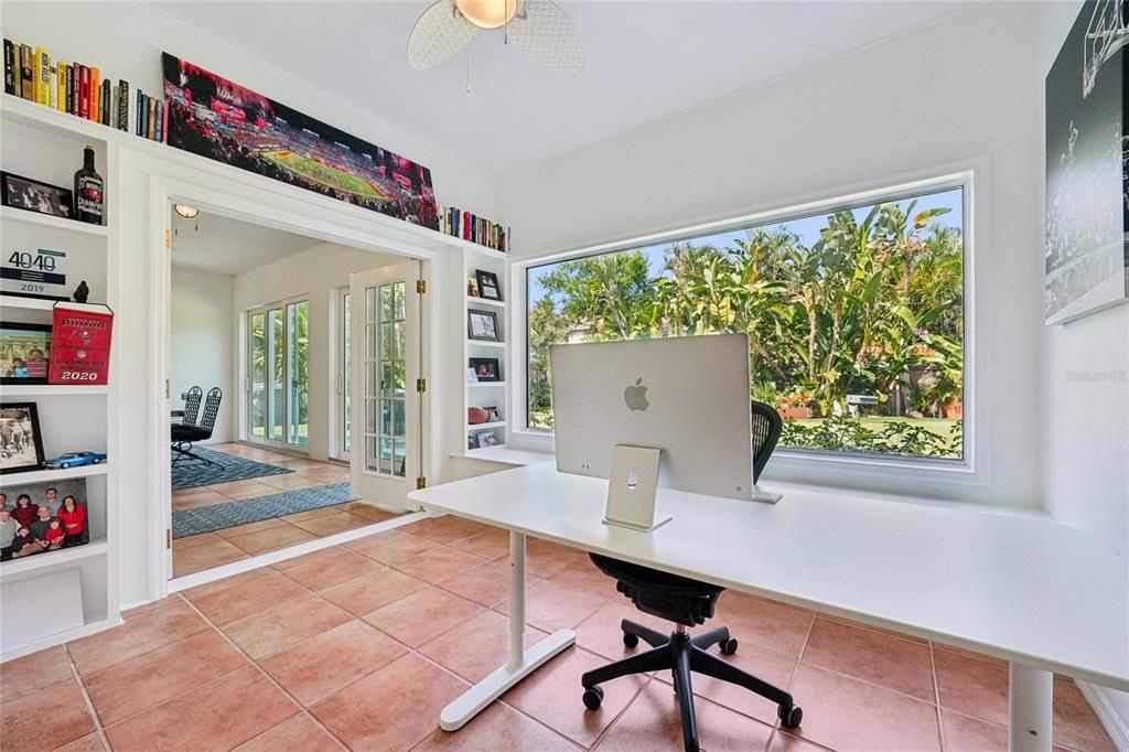 На продажу: $1,439,000 (4 спален, 2 ванн, 3008 Квадратных фут)