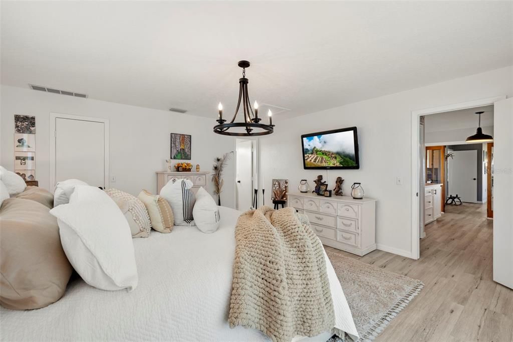 На продажу: $1,050,000 (3 спален, 2 ванн, 2657 Квадратных фут)