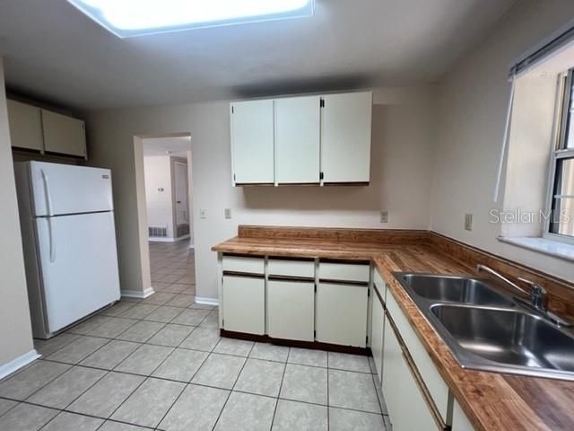 For Rent: $1,725 (3 beds, 2 baths, 1247 Square Feet)