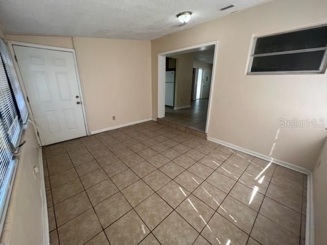 For Rent: $1,725 (3 beds, 2 baths, 1247 Square Feet)