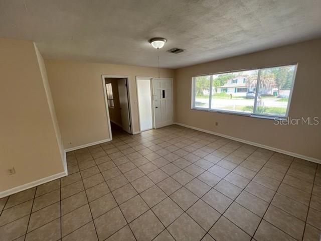For Rent: $1,725 (3 beds, 2 baths, 1247 Square Feet)