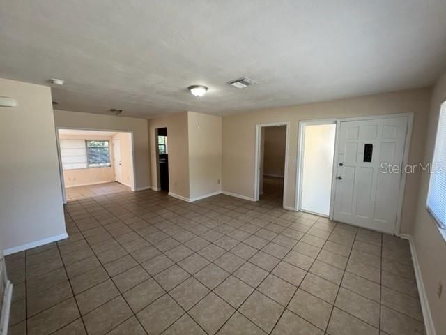 For Rent: $1,725 (3 beds, 2 baths, 1247 Square Feet)