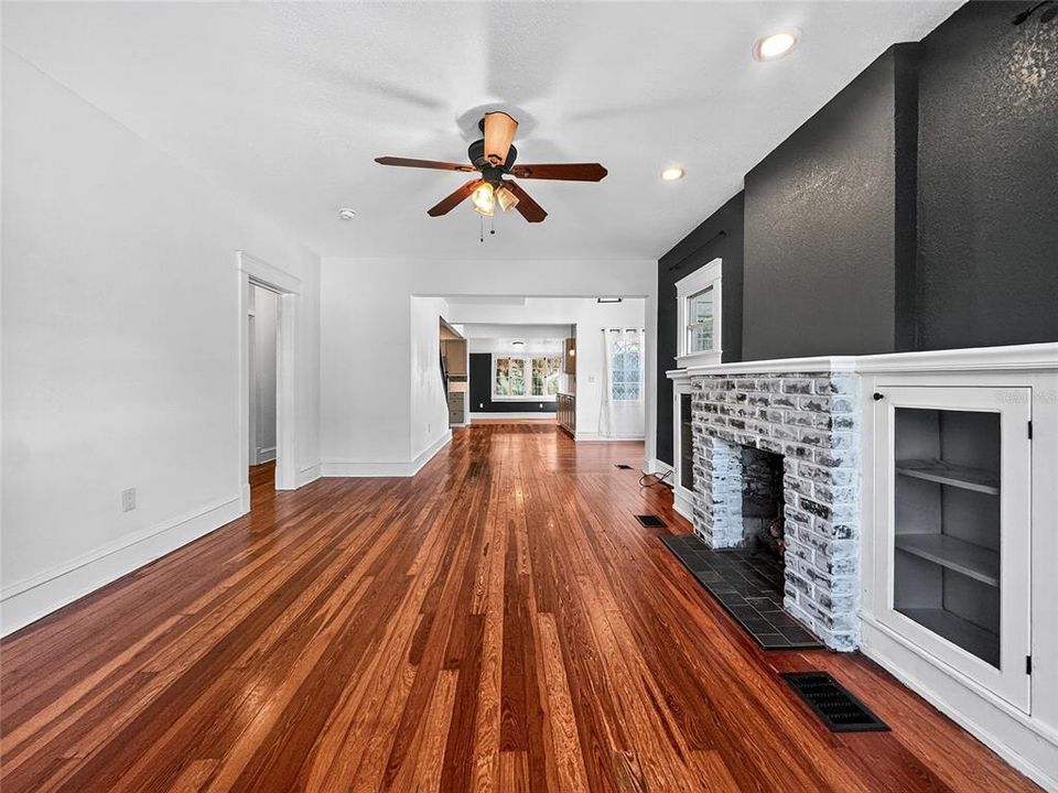 For Rent: $2,500 (3 beds, 2 baths, 1821 Square Feet)