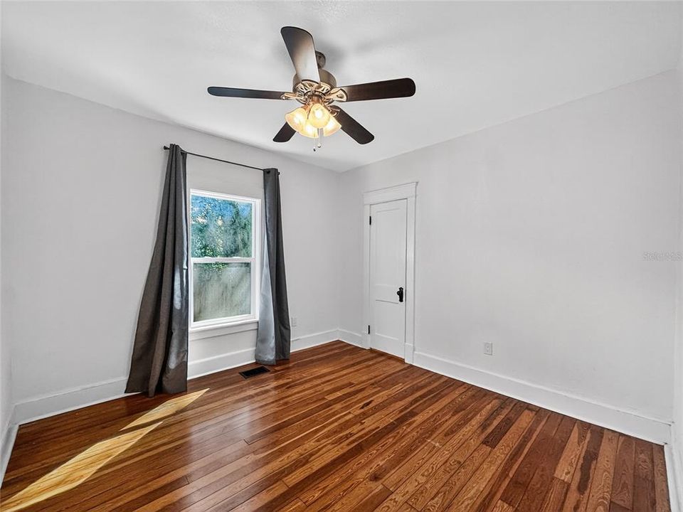 For Rent: $2,500 (3 beds, 2 baths, 1821 Square Feet)