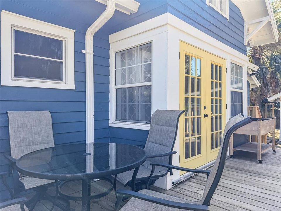 For Rent: $2,500 (3 beds, 2 baths, 1821 Square Feet)