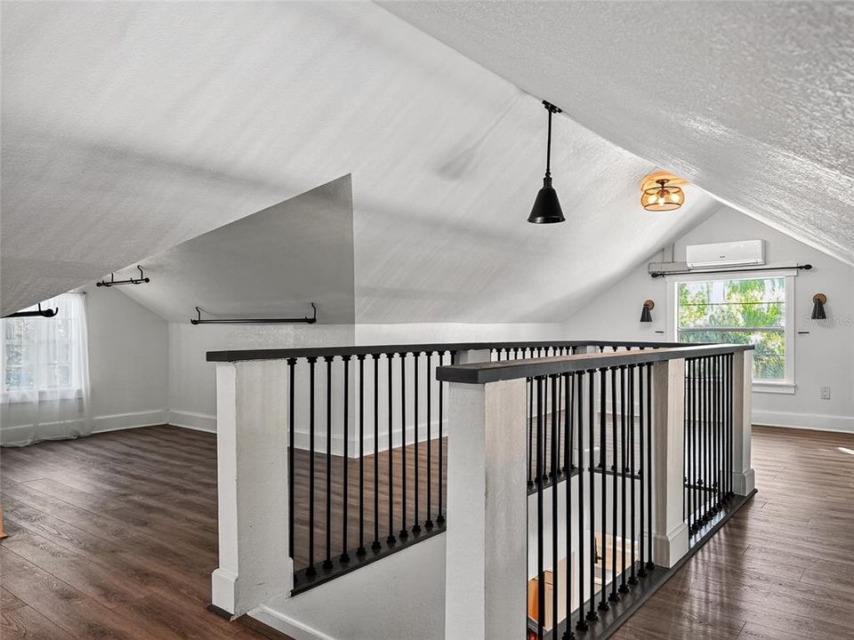 For Rent: $2,500 (3 beds, 2 baths, 1821 Square Feet)