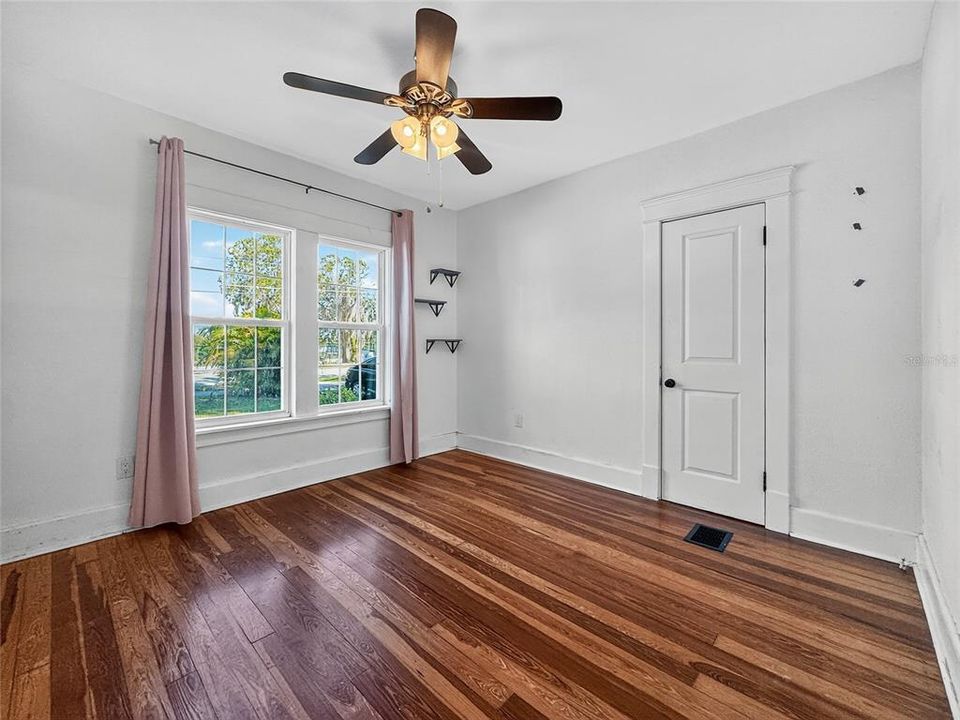 For Rent: $2,500 (3 beds, 2 baths, 1821 Square Feet)