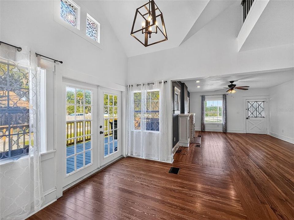 For Rent: $2,500 (3 beds, 2 baths, 1821 Square Feet)