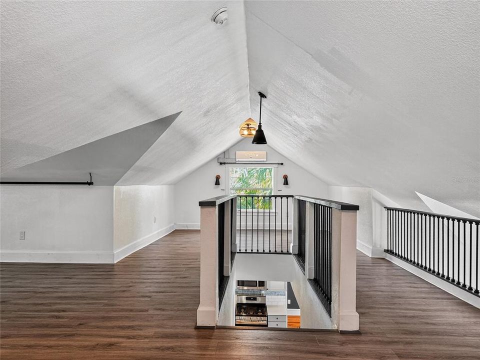 For Rent: $2,500 (3 beds, 2 baths, 1821 Square Feet)