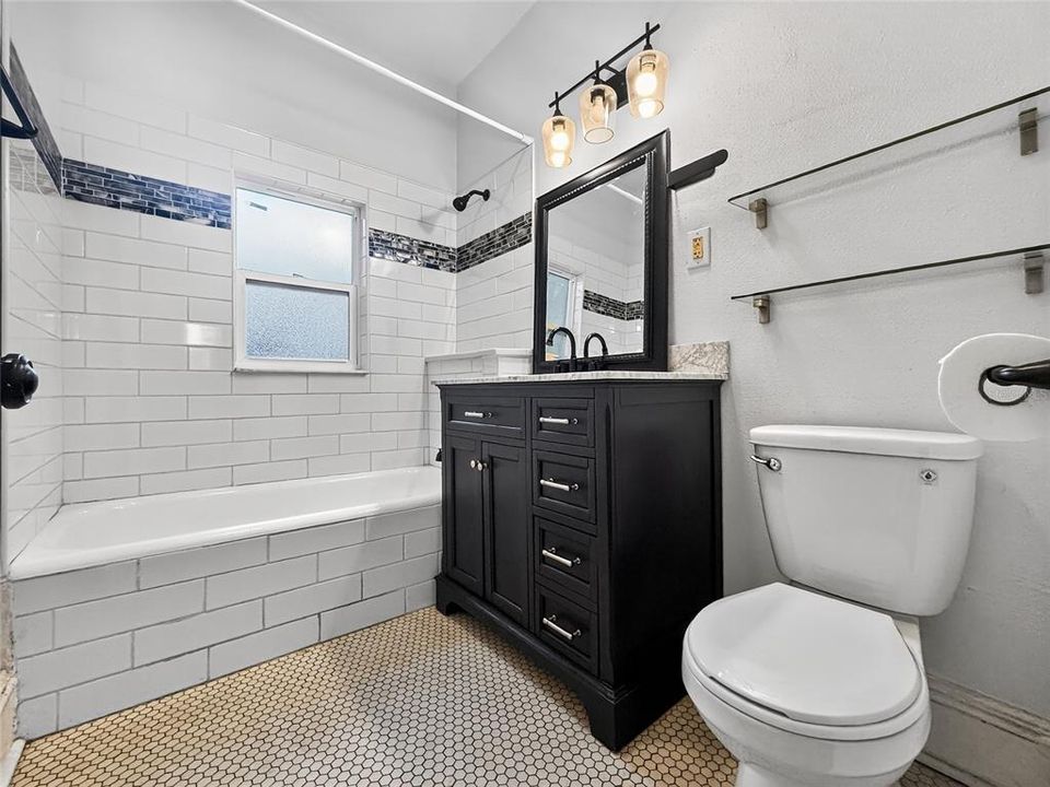 For Rent: $2,500 (3 beds, 2 baths, 1821 Square Feet)