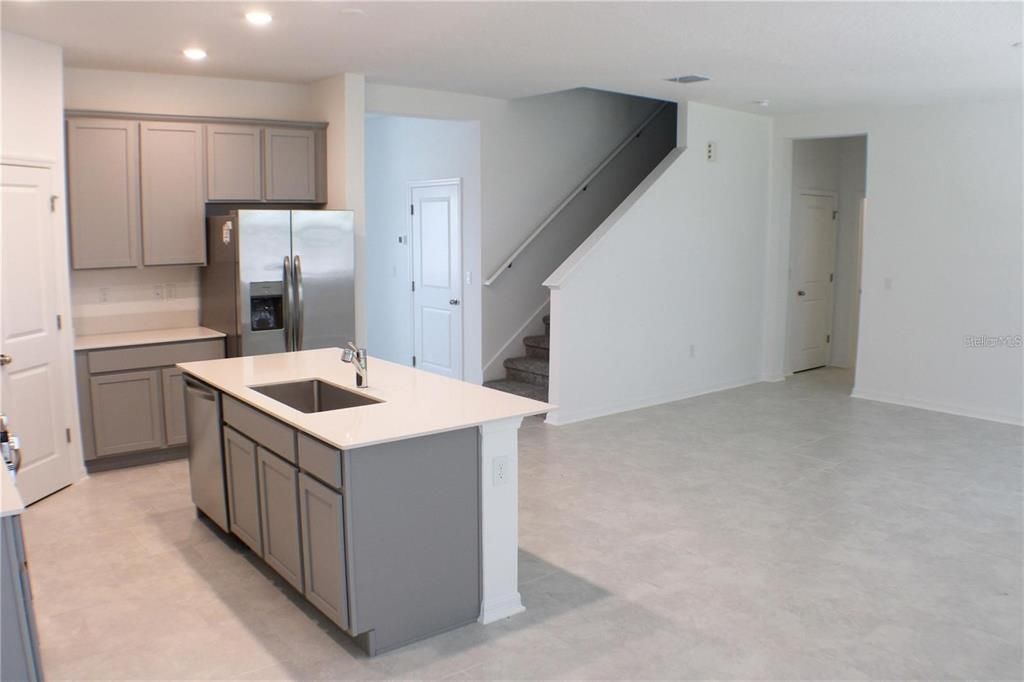 待售: $399,900 (5 贝兹, 3 浴室, 2571 平方英尺)