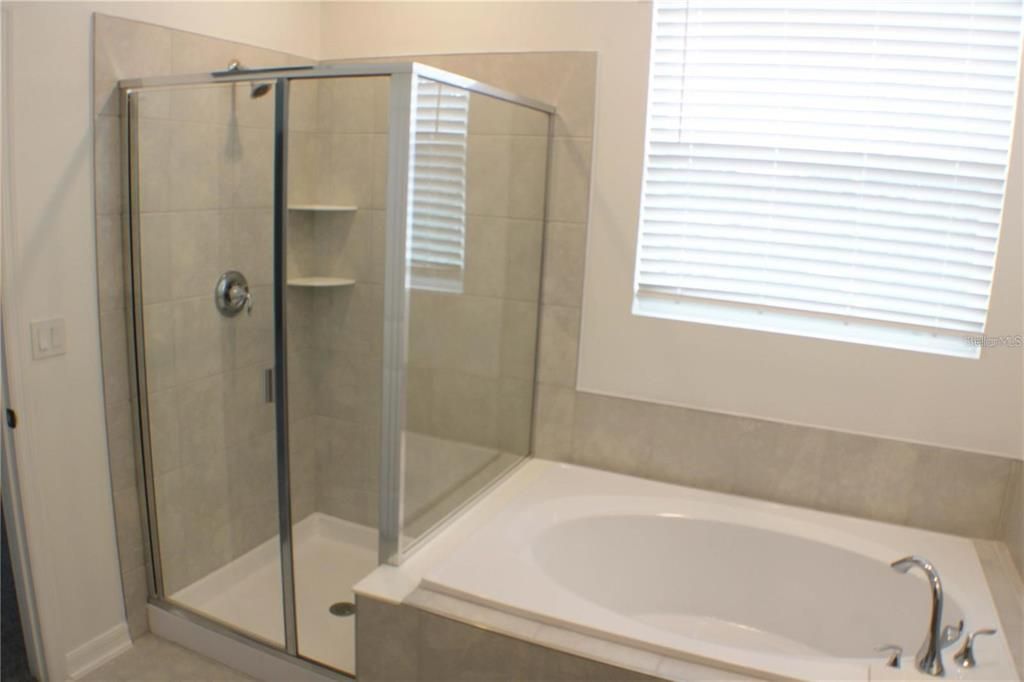 待售: $399,900 (5 贝兹, 3 浴室, 2571 平方英尺)