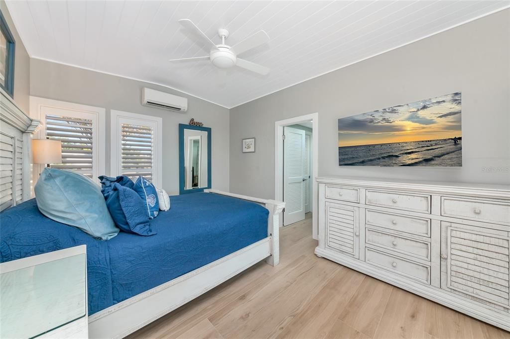 Active With Contract: $1,349,000 (3 beds, 2 baths, 1620 Square Feet)