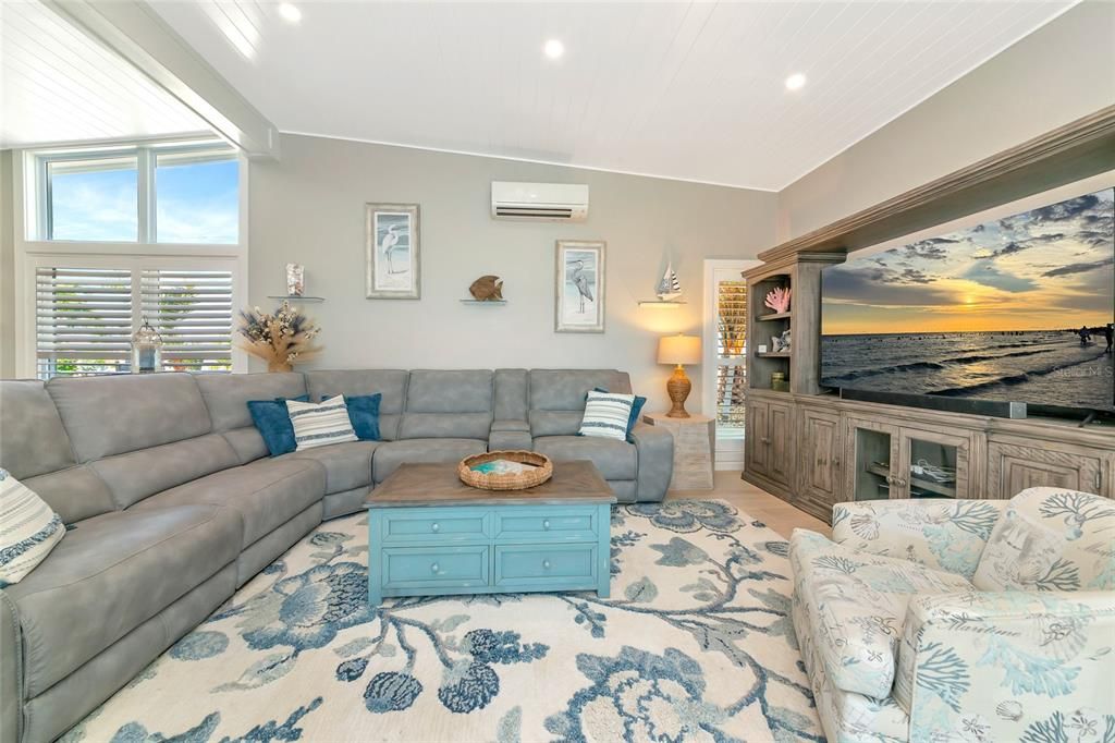 Active With Contract: $1,349,000 (3 beds, 2 baths, 1620 Square Feet)