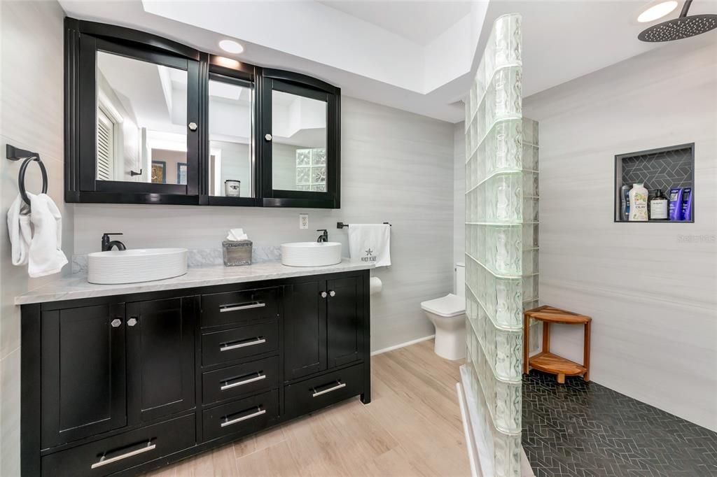 Active With Contract: $1,349,000 (3 beds, 2 baths, 1620 Square Feet)