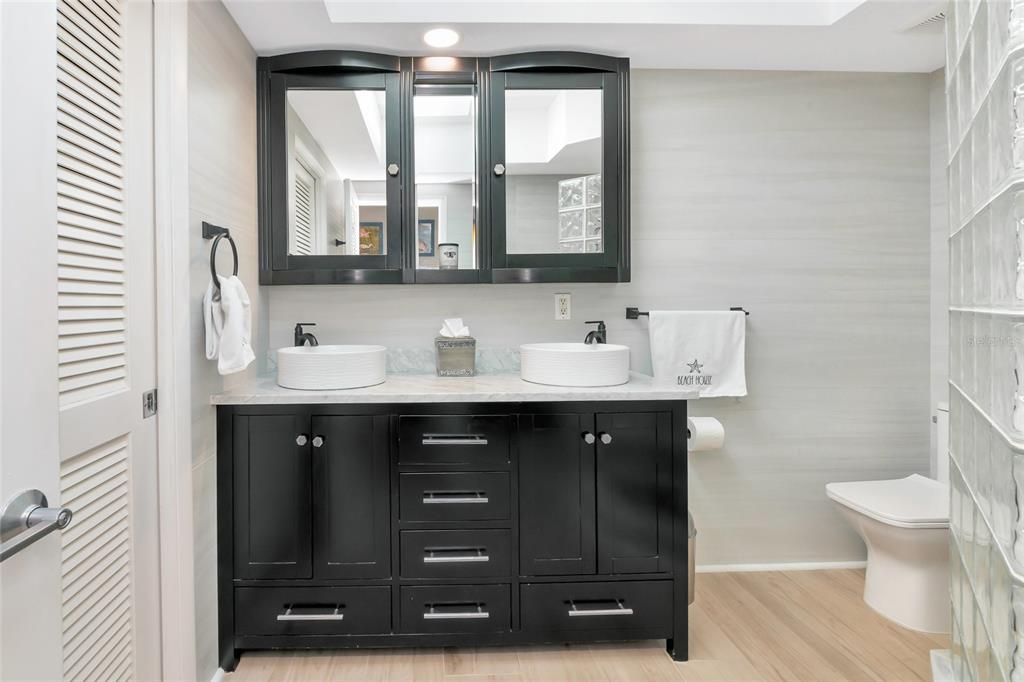 Active With Contract: $1,349,000 (3 beds, 2 baths, 1620 Square Feet)