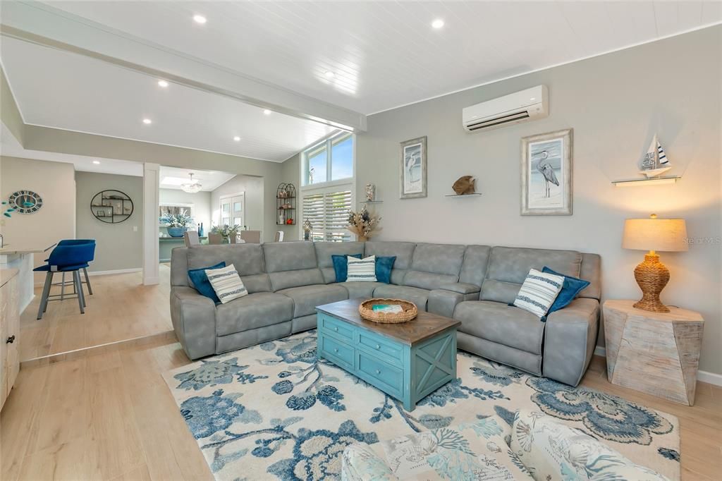 Active With Contract: $1,349,000 (3 beds, 2 baths, 1620 Square Feet)