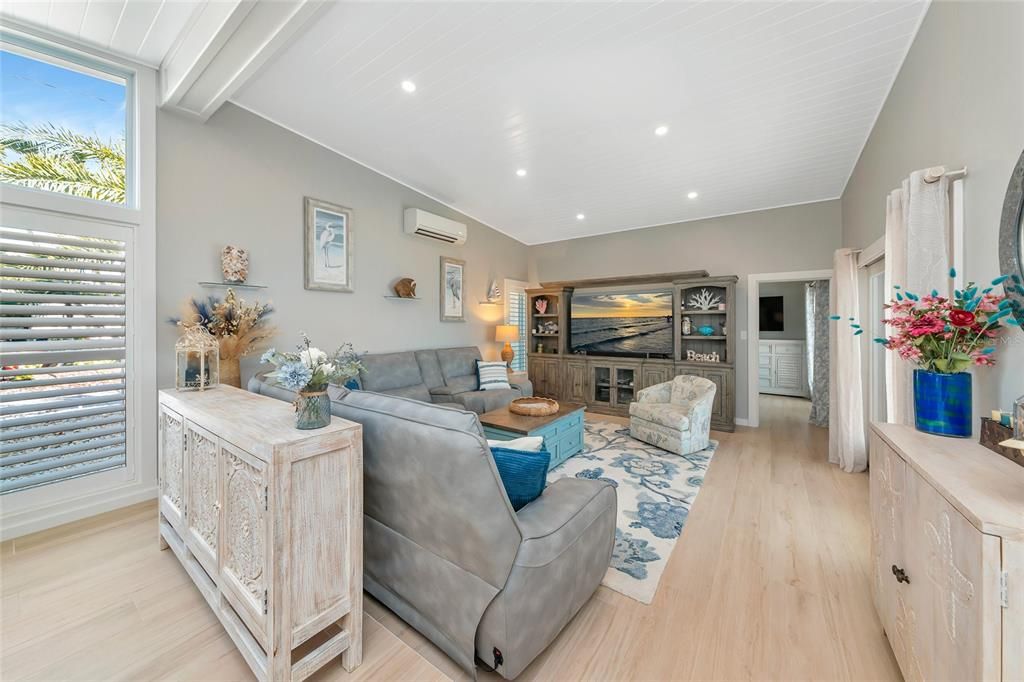 Active With Contract: $1,349,000 (3 beds, 2 baths, 1620 Square Feet)