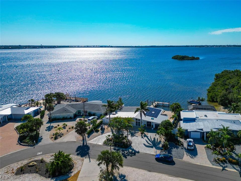 Active With Contract: $1,349,000 (3 beds, 2 baths, 1620 Square Feet)