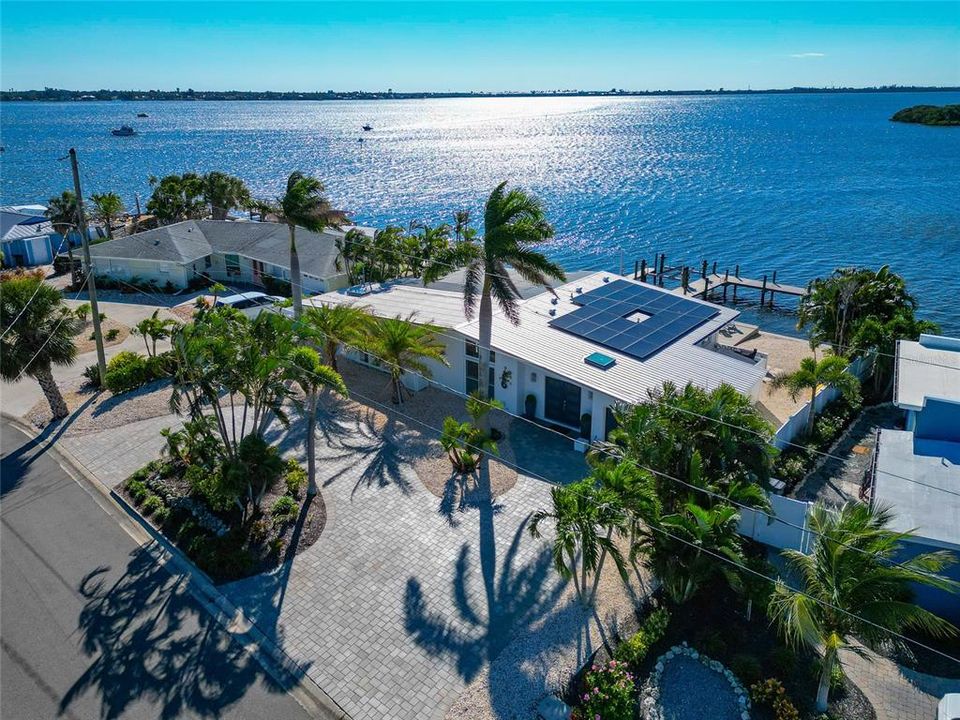 Active With Contract: $1,349,000 (3 beds, 2 baths, 1620 Square Feet)