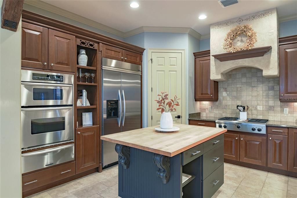 For Sale: $1,525,000 (4 beds, 4 baths, 3237 Square Feet)