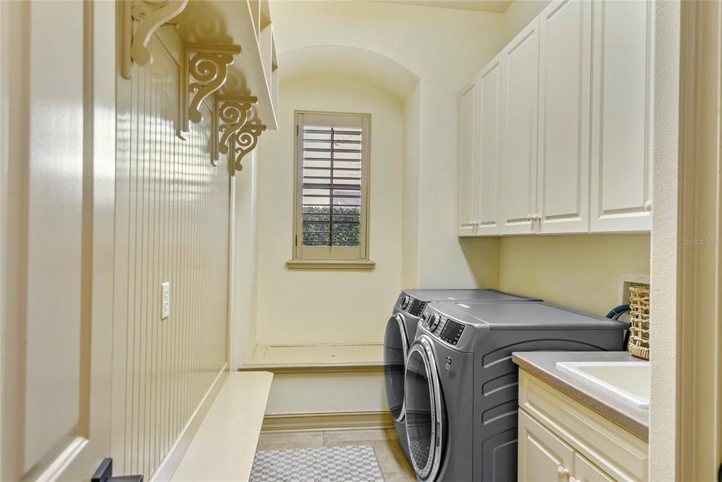 For Sale: $1,525,000 (4 beds, 4 baths, 3237 Square Feet)