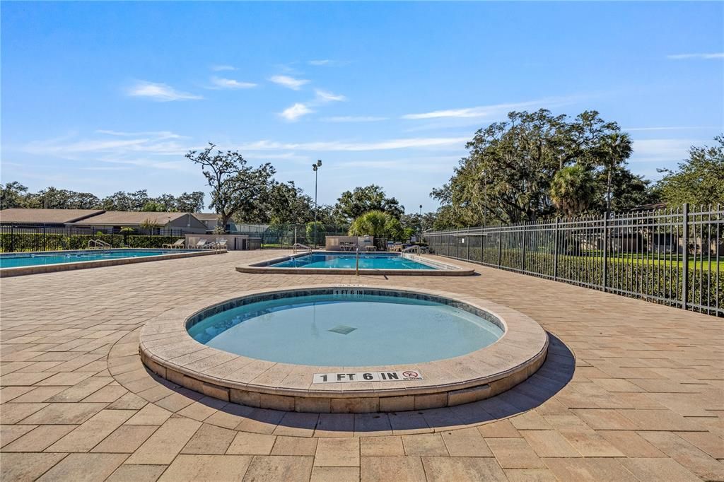 待售: $149,000 (2 贝兹, 1 浴室, 1102 平方英尺)