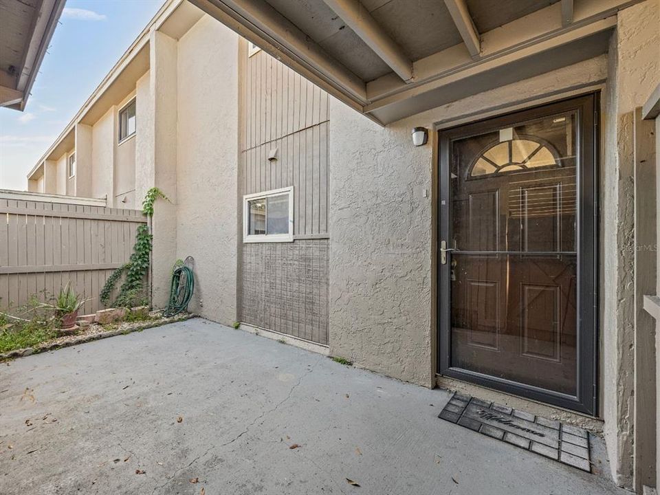 待售: $149,000 (2 贝兹, 1 浴室, 1102 平方英尺)