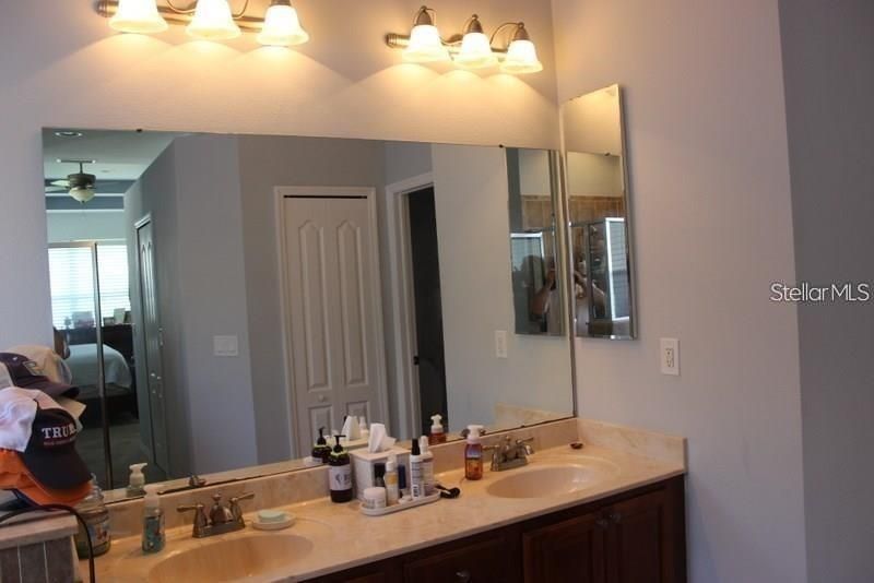 出租: $2,650 (4 贝兹, 2 浴室, 2495 平方英尺)