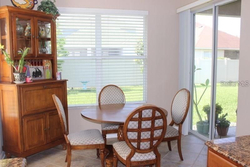 出租: $2,650 (4 贝兹, 2 浴室, 2495 平方英尺)