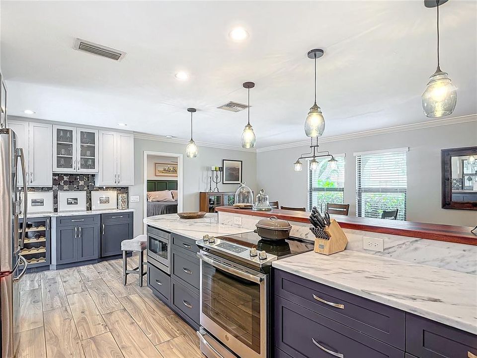 For Sale: $449,000 (3 beds, 2 baths, 1540 Square Feet)