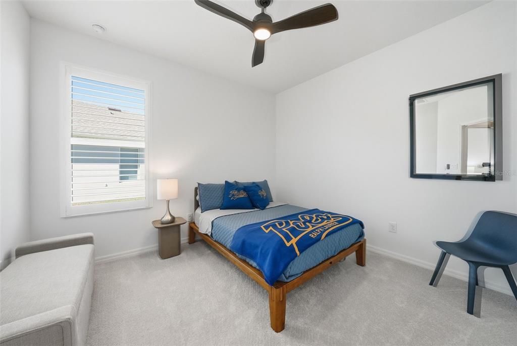 Под контрактом: $359,900 (3 спален, 2 ванн, 1820 Квадратных фут)