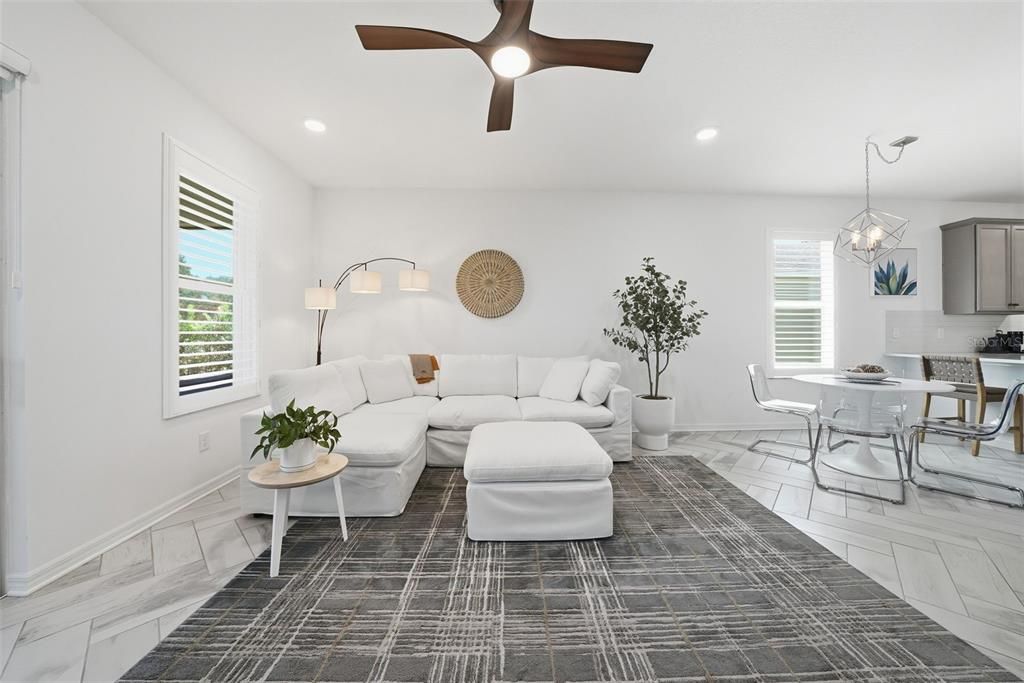 Под контрактом: $359,900 (3 спален, 2 ванн, 1820 Квадратных фут)