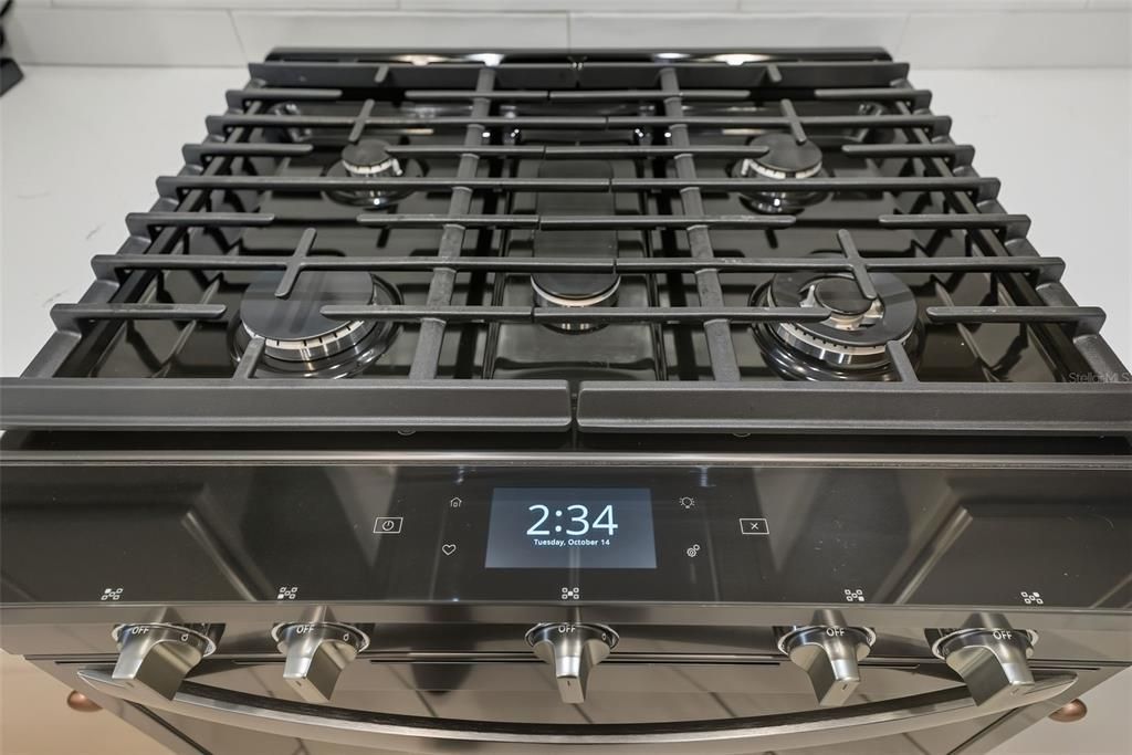 Под контрактом: $359,900 (3 спален, 2 ванн, 1820 Квадратных фут)