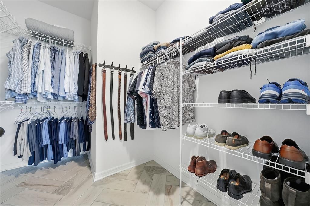 Под контрактом: $359,900 (3 спален, 2 ванн, 1820 Квадратных фут)