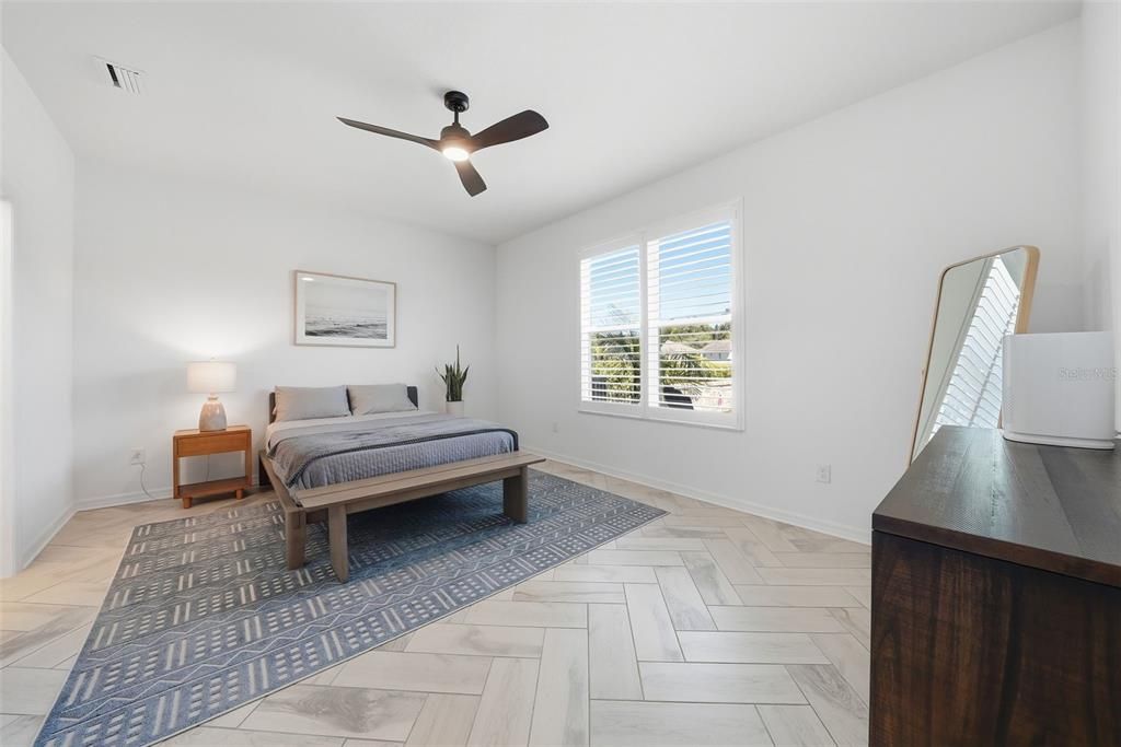 Под контрактом: $359,900 (3 спален, 2 ванн, 1820 Квадратных фут)