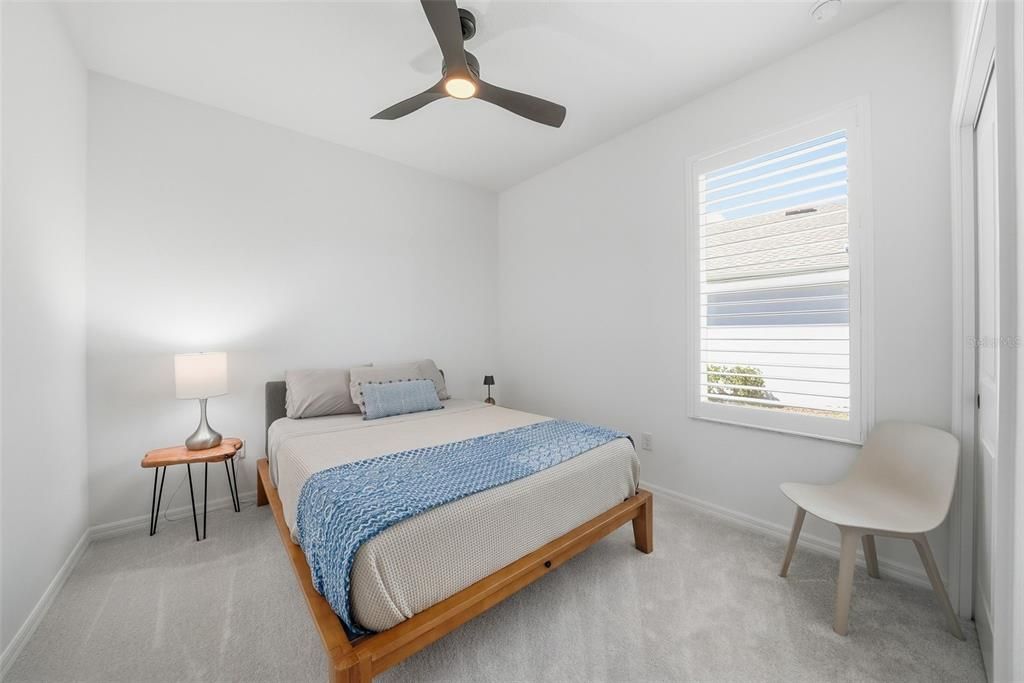 Под контрактом: $359,900 (3 спален, 2 ванн, 1820 Квадратных фут)