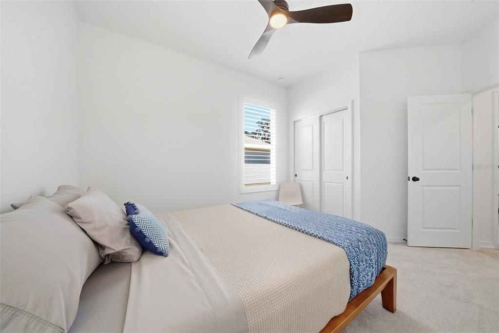 Под контрактом: $359,900 (3 спален, 2 ванн, 1820 Квадратных фут)