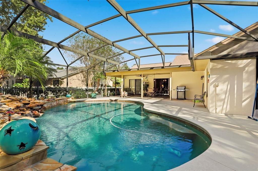 Active With Contract: $445,000 (3 beds, 2 baths, 1800 Square Feet)