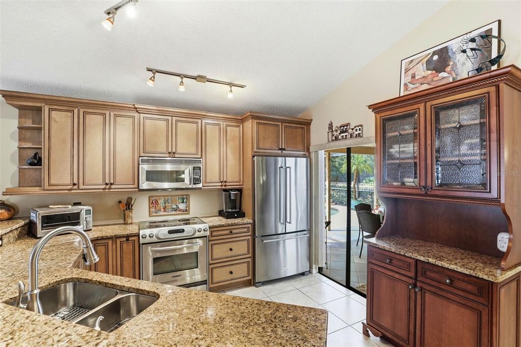 Active With Contract: $445,000 (3 beds, 2 baths, 1800 Square Feet)