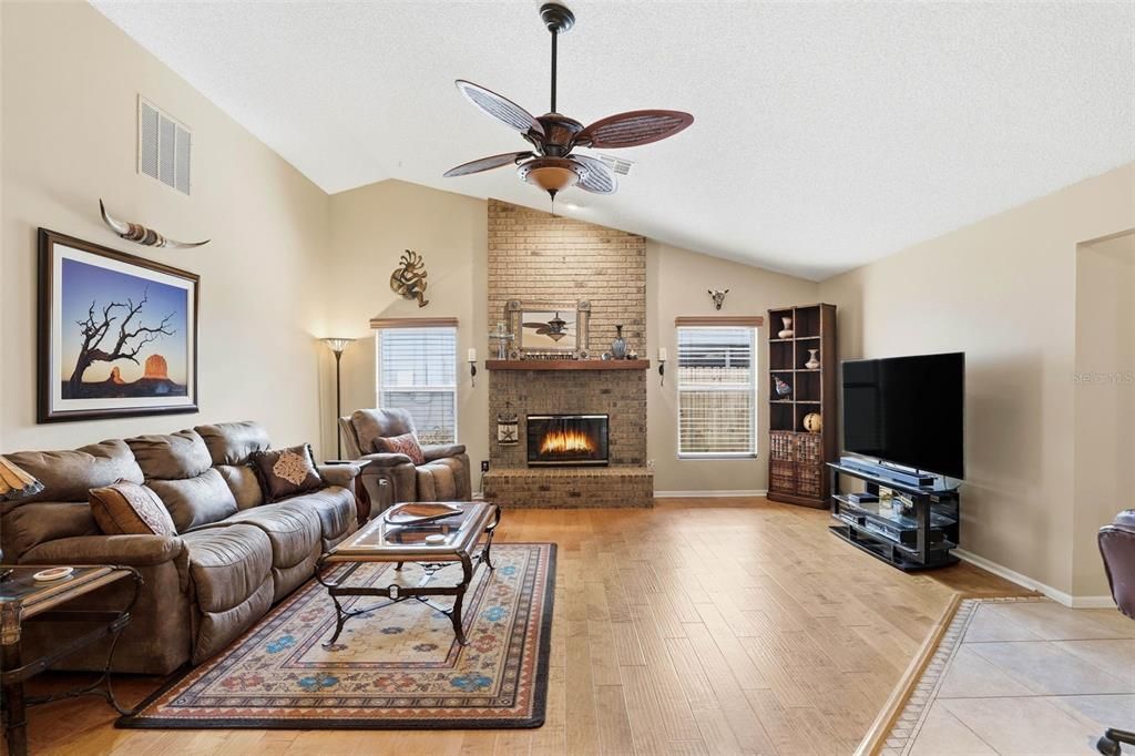 Active With Contract: $445,000 (3 beds, 2 baths, 1800 Square Feet)