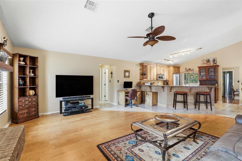 Active With Contract: $445,000 (3 beds, 2 baths, 1800 Square Feet)