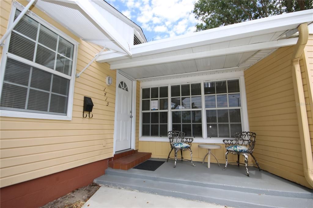 For Rent: $2,000 (3 beds, 2 baths, 1139 Square Feet)