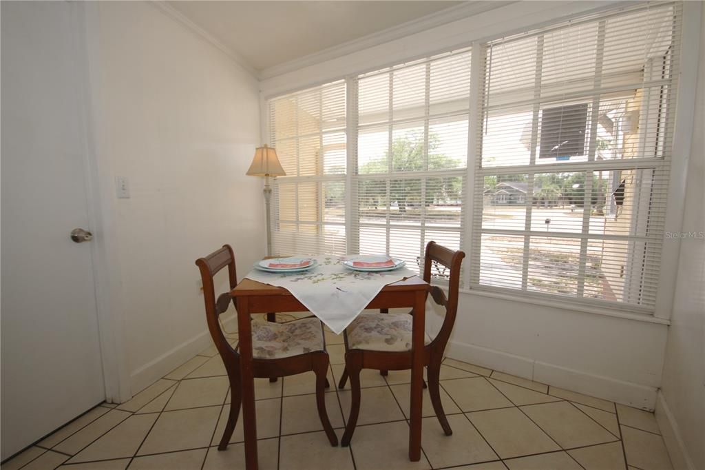 For Rent: $2,000 (3 beds, 2 baths, 1139 Square Feet)