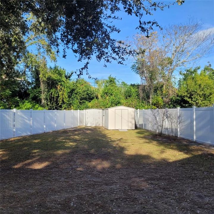 For Rent: $2,000 (3 beds, 2 baths, 1139 Square Feet)