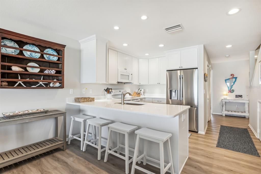 На продажу: $2,995,000 (3 спален, 2 ванн, 1408 Квадратных фут)